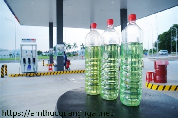 C&aacute;ch l&agrave;m sạch xi măng bằng xăng