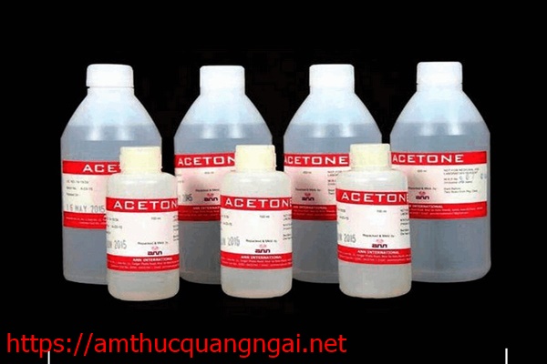 Tẩy vết keo 502 tr&ecirc;n s&agrave;n gỗ bằng Acetone