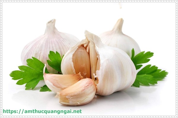 C&ocirc;ng dụng xua đu&ocirc;̉i chu&ocirc;̣t của tỏi